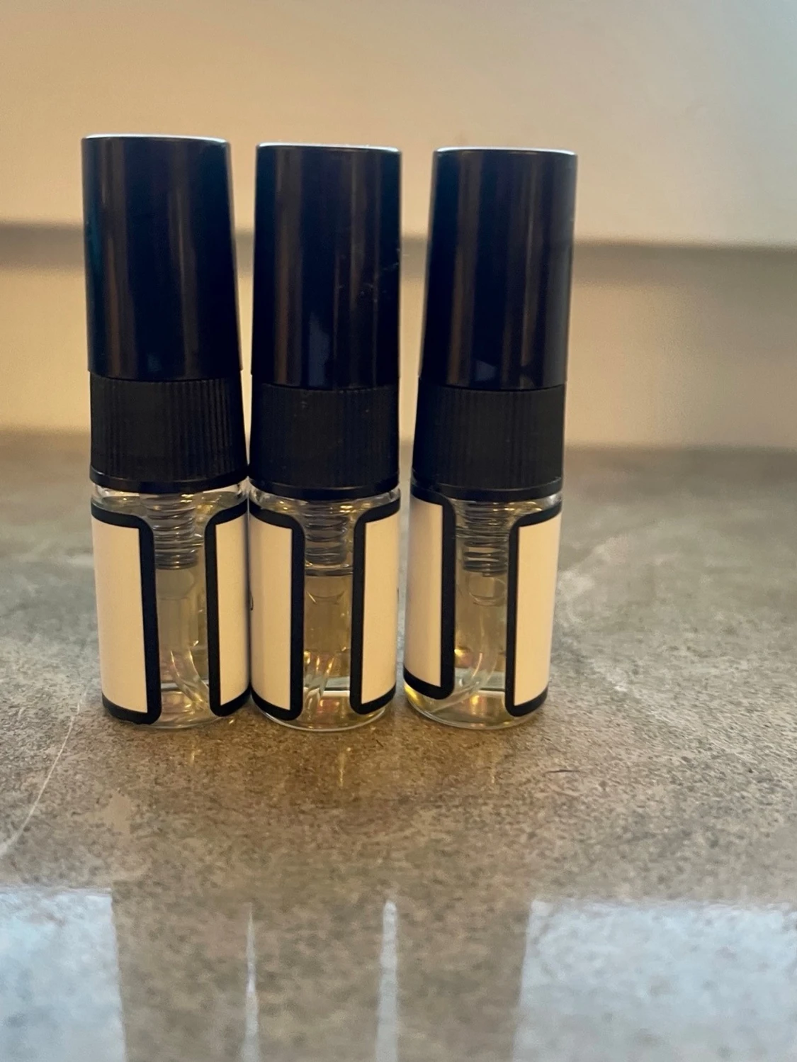 3 små nya parfymprover med spray Curiosa  - 1