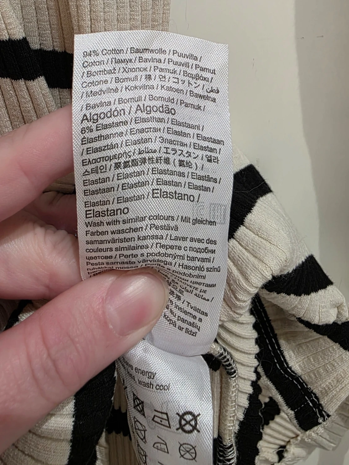 Randig ribbad klänning i vitt och svart - 4