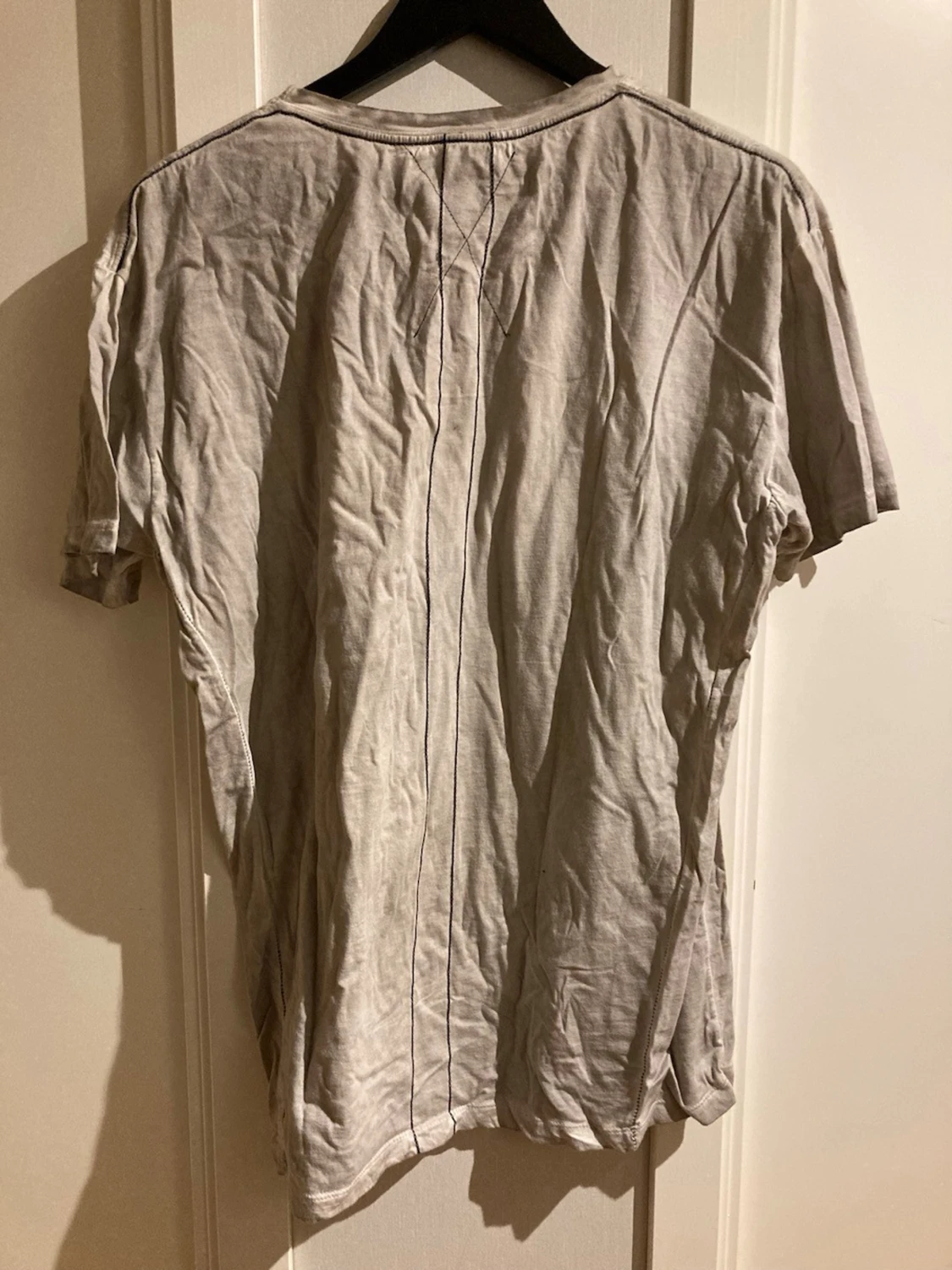 Grå t-shirt från Religion med tryck - 1