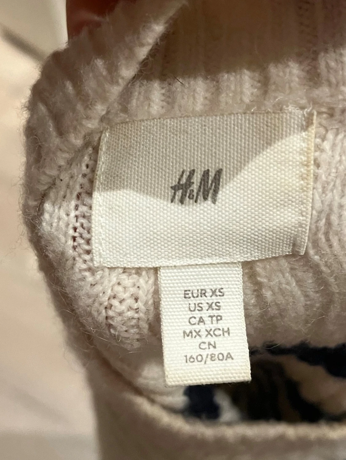 Vit och marinblå randig stickad tröja - 2