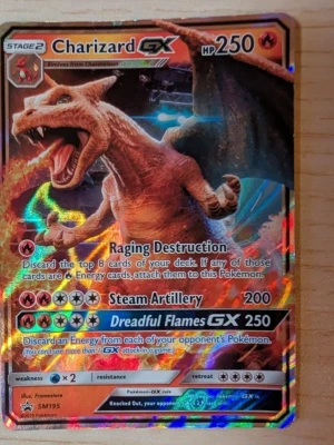 Charizard GX Pokémonkort holo - Säljer ett Charizard GX holografiskt samlarkort från Pokémon med färgstark design och coola attacker som Raging Destruction och Dreadful Flames GX. Kortet har HP 250 och är från serien SM195. Perfekt för dig som gillar Pokémon och vill utöka din samling.