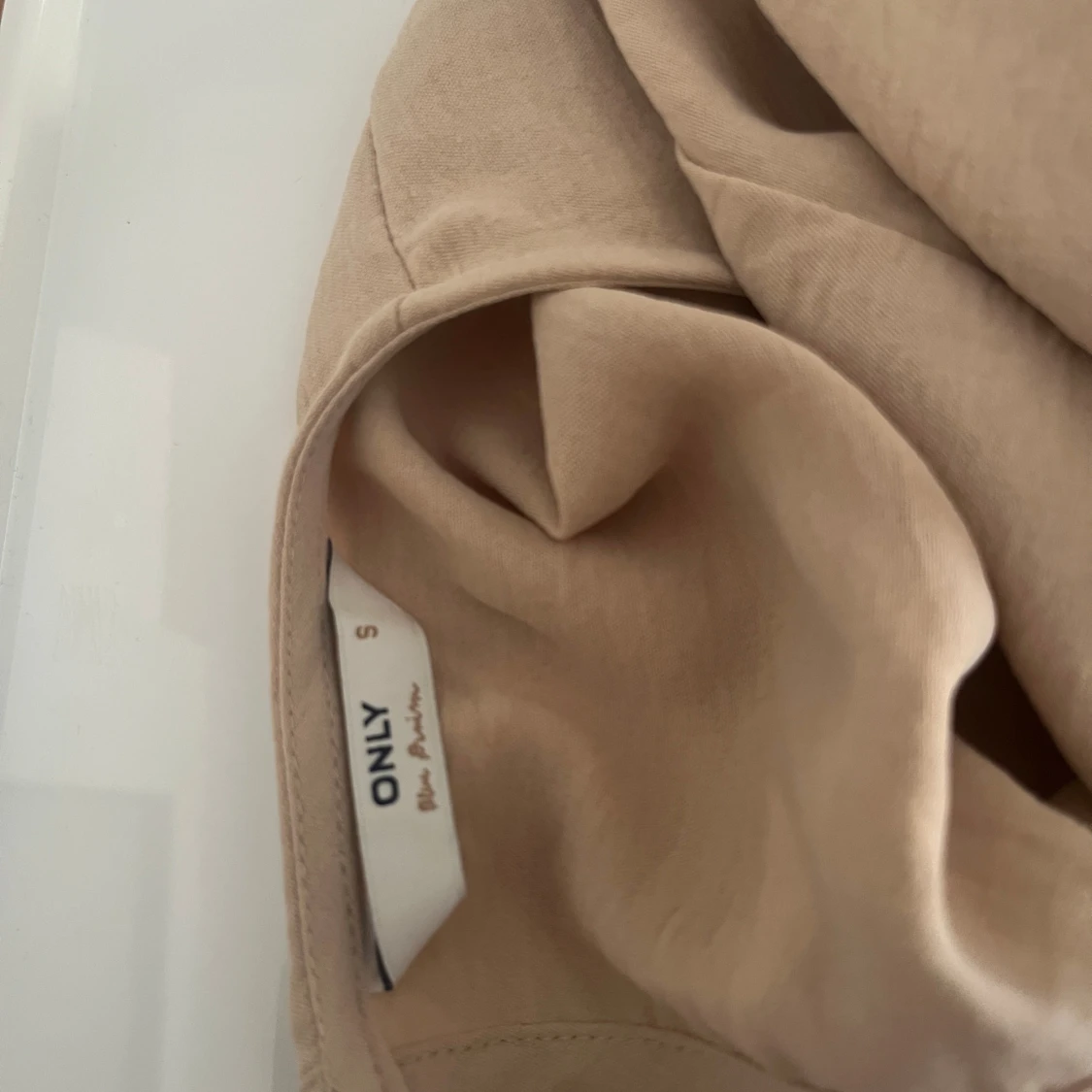 Beige långärmad klänning från ONLY - 2