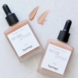 T10 —  Typology Tinted SerumVitamin C + Aloe Vera - En naturlig och lätt tinted serum från Typology som lägger sig superfint på huden. Använd bara en gång. Säljer den då tonen tyvärr inte passade min hy. Frakten ingår.