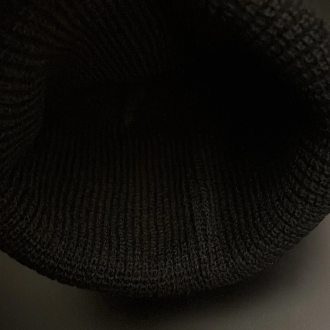 Svart Moncler mössa med logga - 3