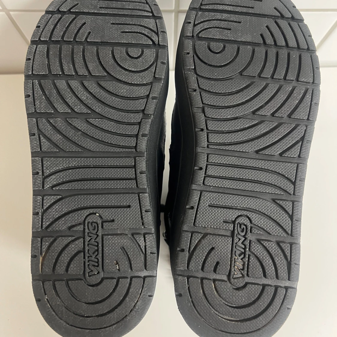 Svarta vinterboots från Viking strl 37 - 1