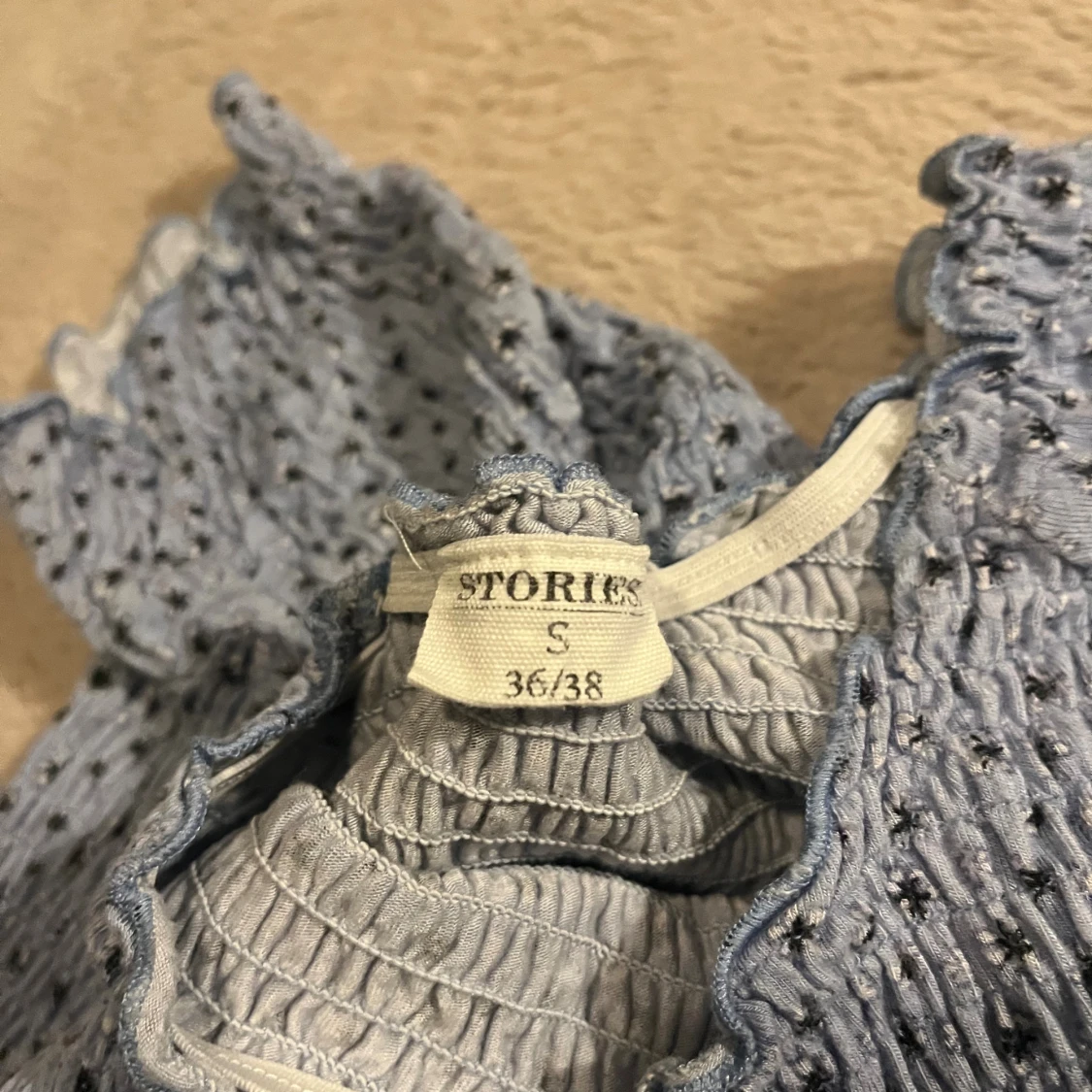 Ljusblå blommig långklänning Stories - 1