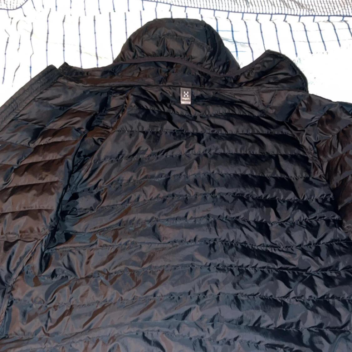 Svart dunjacka från Haglöfs, M - 2