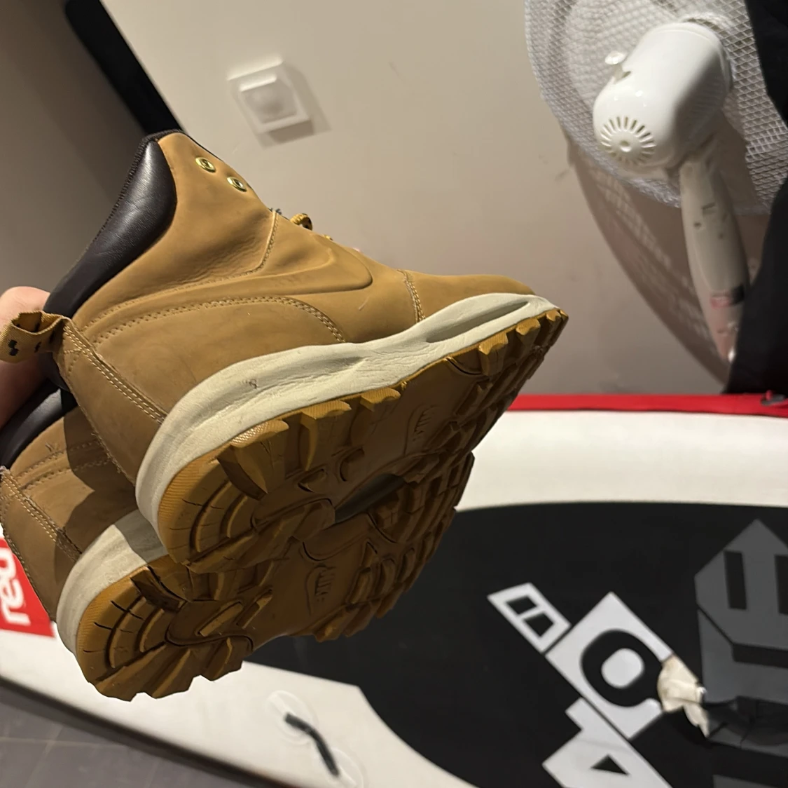 Nike Manoa boots i beige skinn - 3