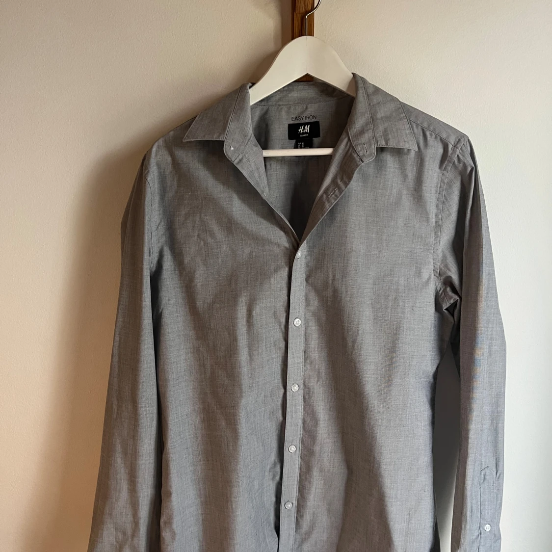 Grå slim fit skjorta från H&M