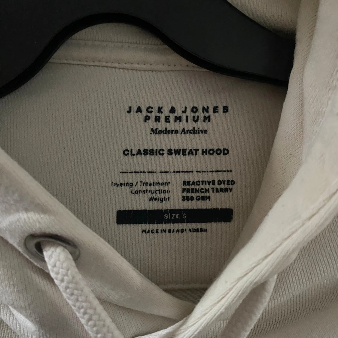 Vit hoodie från Jack & Jones Premium - 1