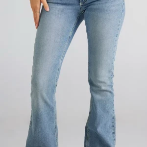 Junkyard jeans - Storlek S. Skriv privat vid mer frågor. 