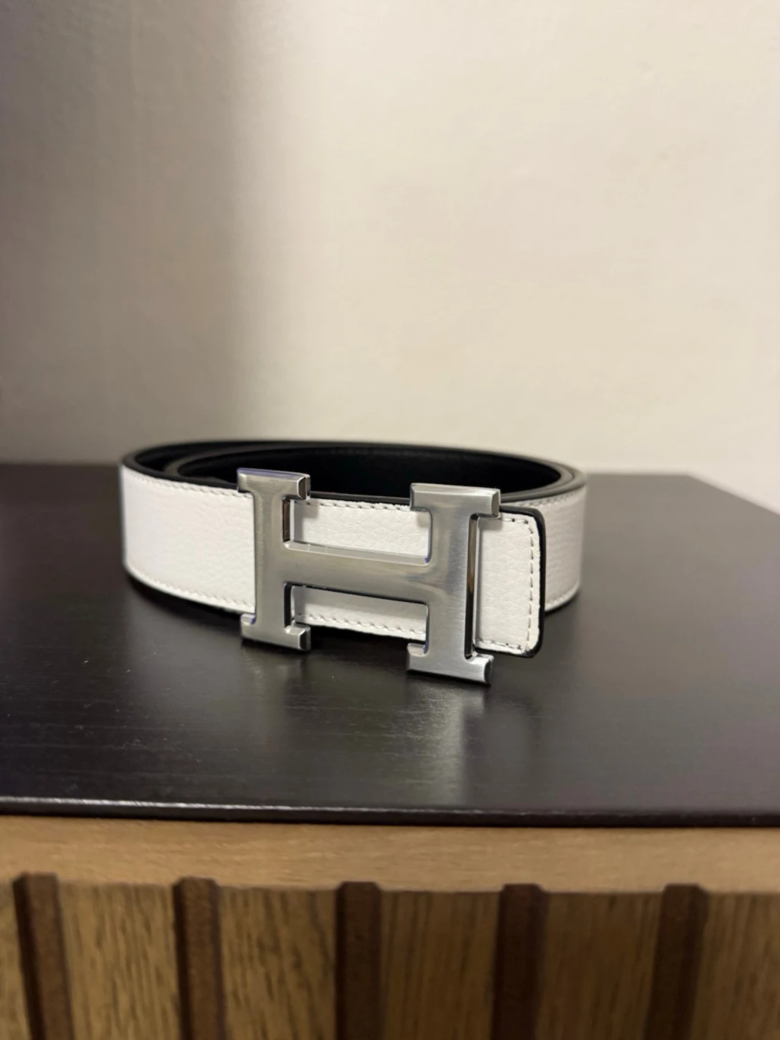 Vit skinnbälte med H-spänne - 2