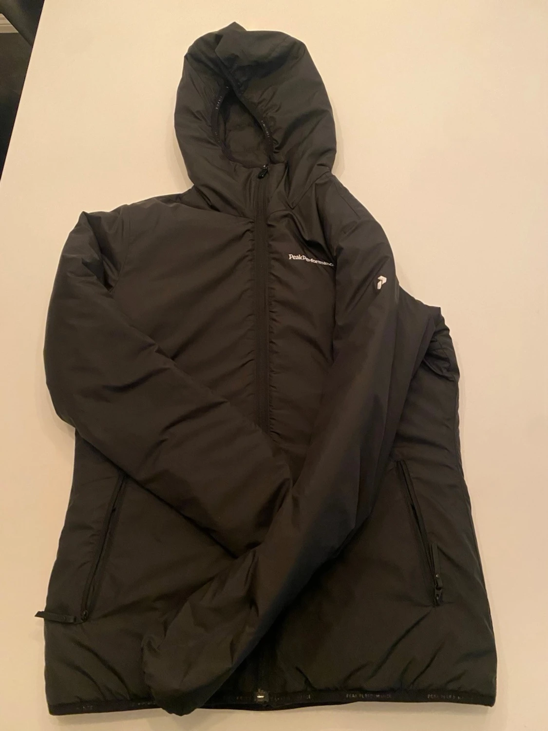 Svart vindjacka Peak Performance M