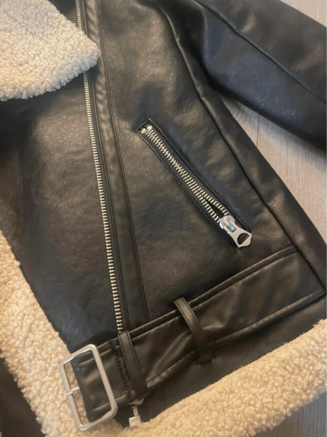 Svart teddyfodrad skinnjacka - 1