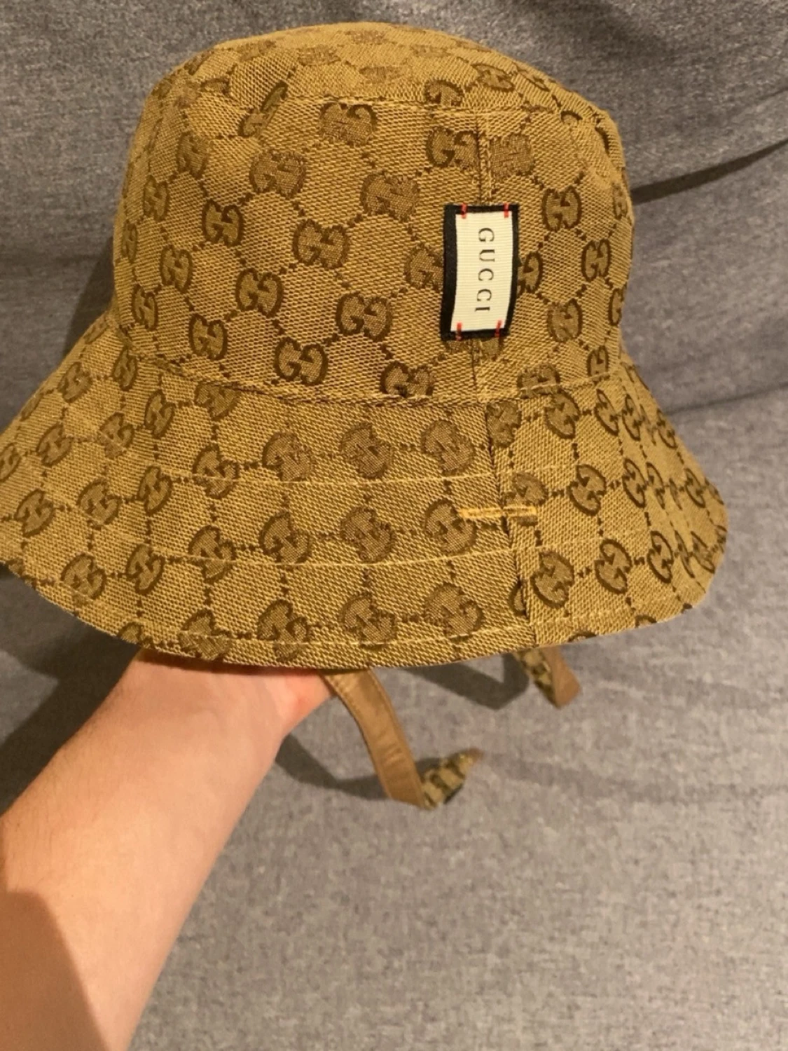 Beige bucket hat