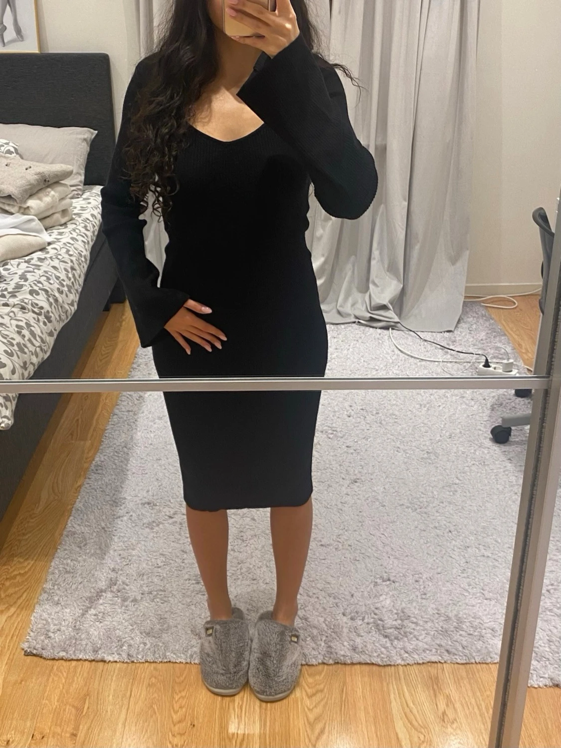 Svart ribbad långärmad klänning - 2