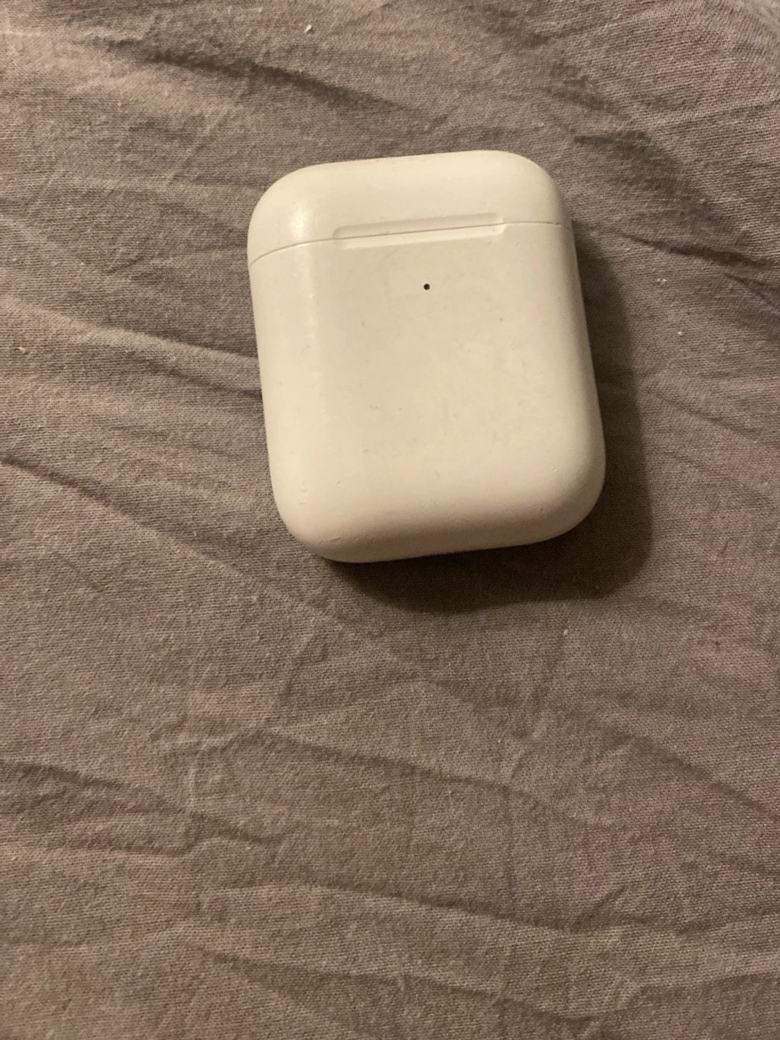 Apple AirPods med laddningsetui