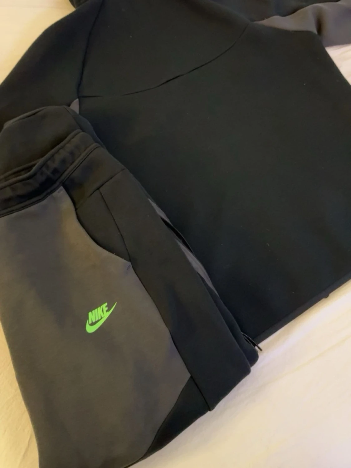 Nike Tech tracksuit - 1