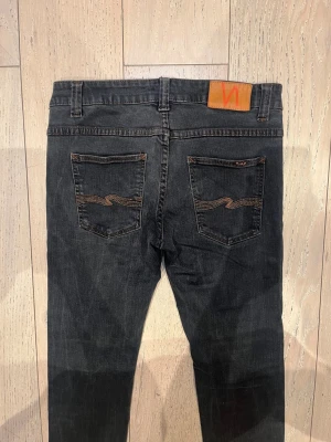 Nudie jeans - Skick: 9/10 | 33/32 men sitter som 30/32