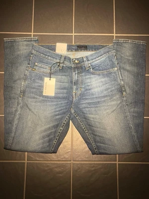 Tiger of Sweden jeans nya - Helt nya tiger of Sweden jeans. Storlek w30 l32. Alla tags kvar