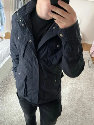 Woolrich Field jacket  - Woolrich | Mycket bra skick | Size - M | Pris 1299 | Hör av dig vid minsta fråga eller fundering📩