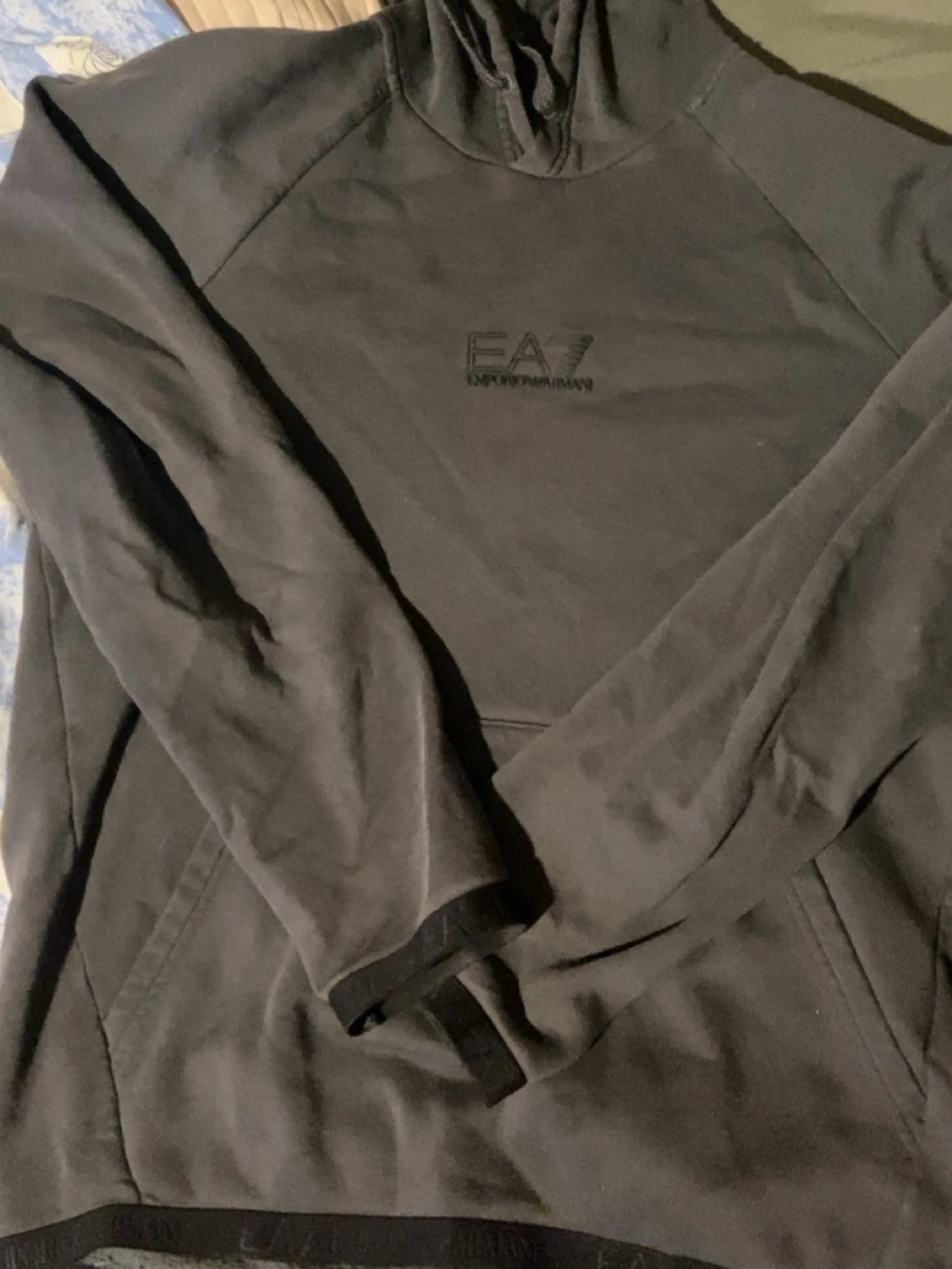 Svart hoodie från EA7 Emporio Armani
