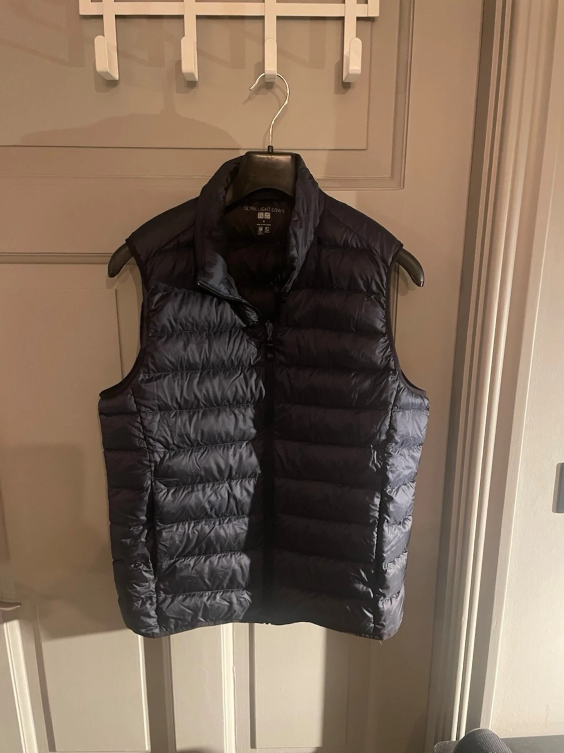 Svart dunväst från Uniqlo - 5