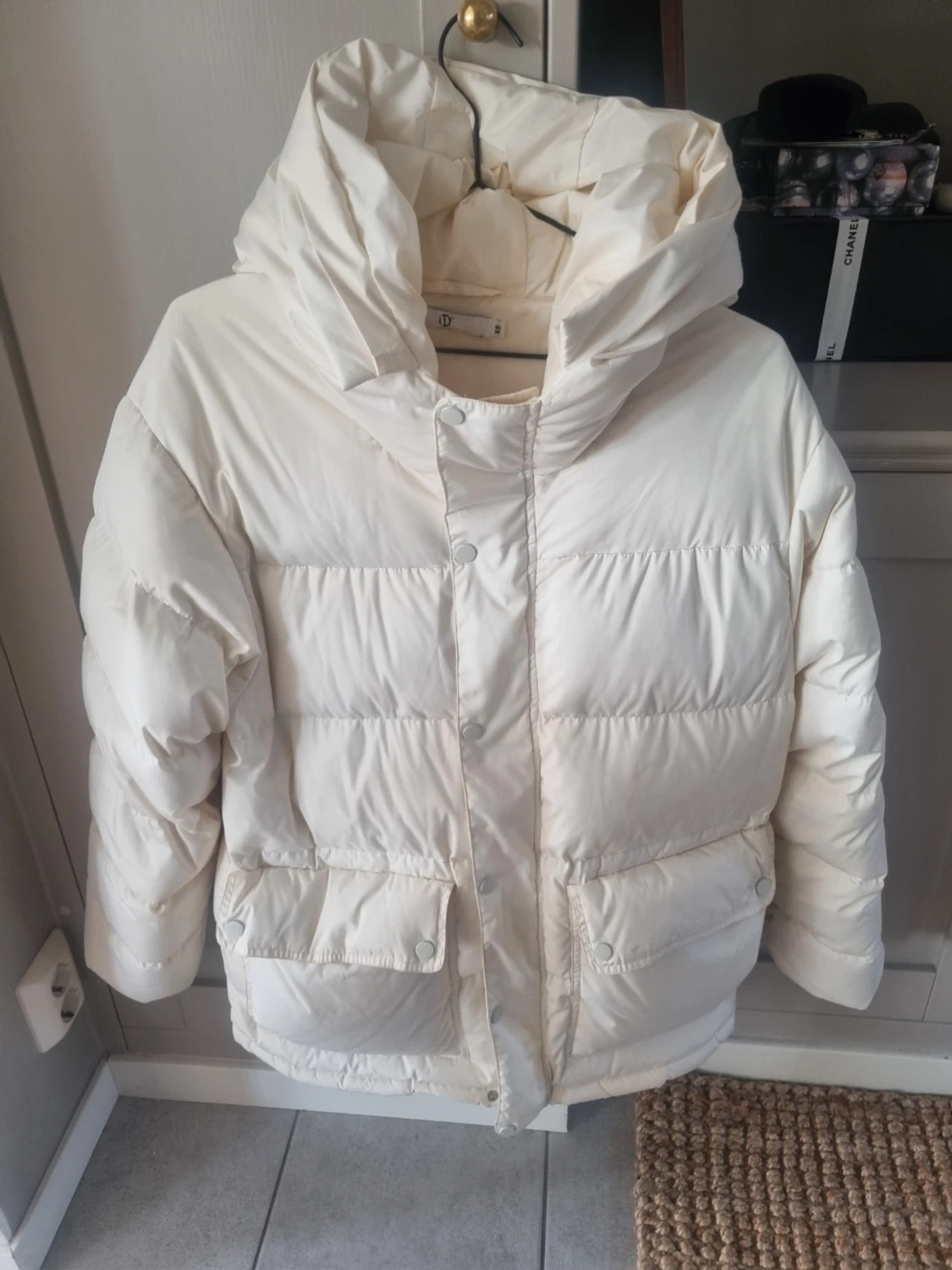 Vit dunjacka från Wakakuu xs