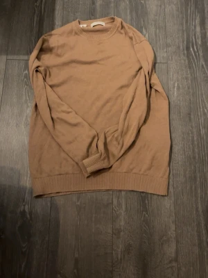 Beige stickad tröja från Selected Homme - Snygg beige stickad tröja från Selected Homme.