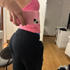 Svarta mjukisbyxor från Gasp - Storlek S längd regular eller tall.  långa på mig som är 169