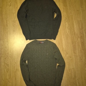 Gröna morriströjor - Två stycken morris tröjor en grön halfzip och en grön kabelstickad. Har även kvitto på den kabelstickade. Halfzip Storlek S Kabelsitckad Storlek XS. Båda är i nyskick och  har ej blivit använda mycket.