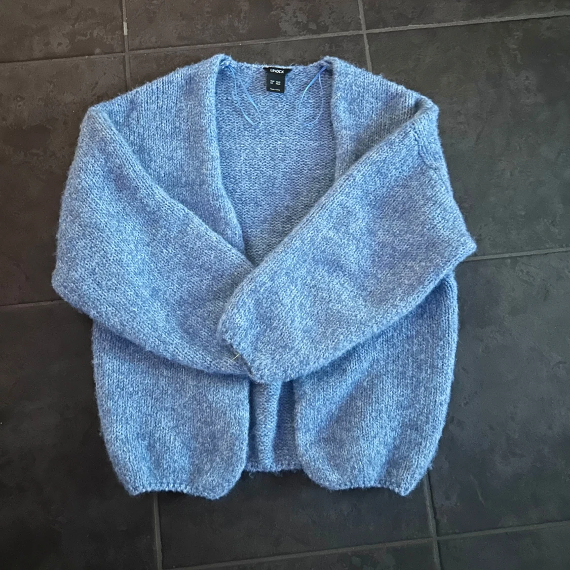 Blå stickad kofta från Lindex - 1