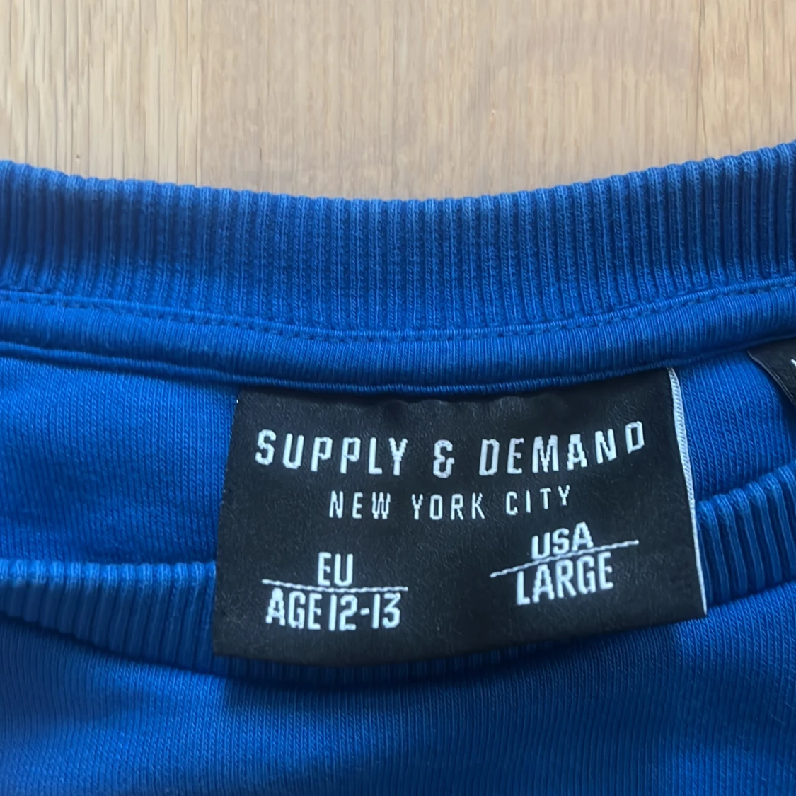 Blå supply and demnad dress - 3