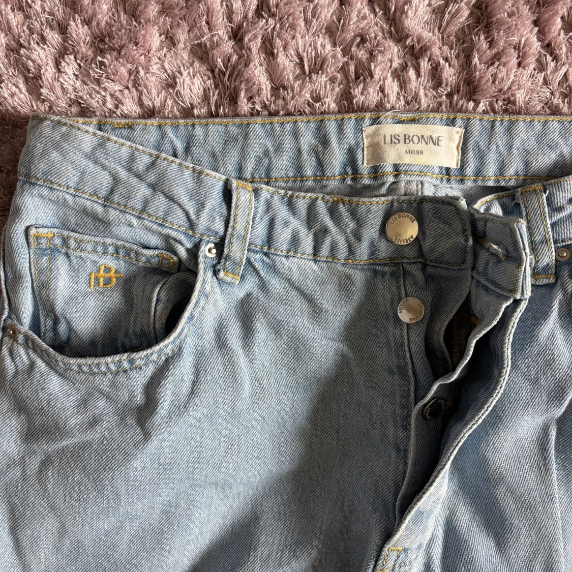 Ljusblå jeans från Lis Bonne Atelier - 1
