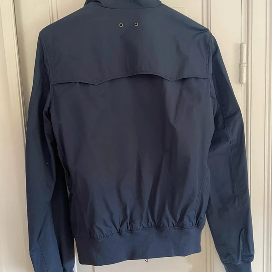 Marinblå windbreaker från J.Lindeberg - 2