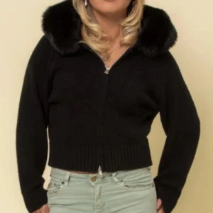 Svart Alessa jacka - Säljer denna supersnygga stickade jacka. Aldrig använd eftersom den va för liten.