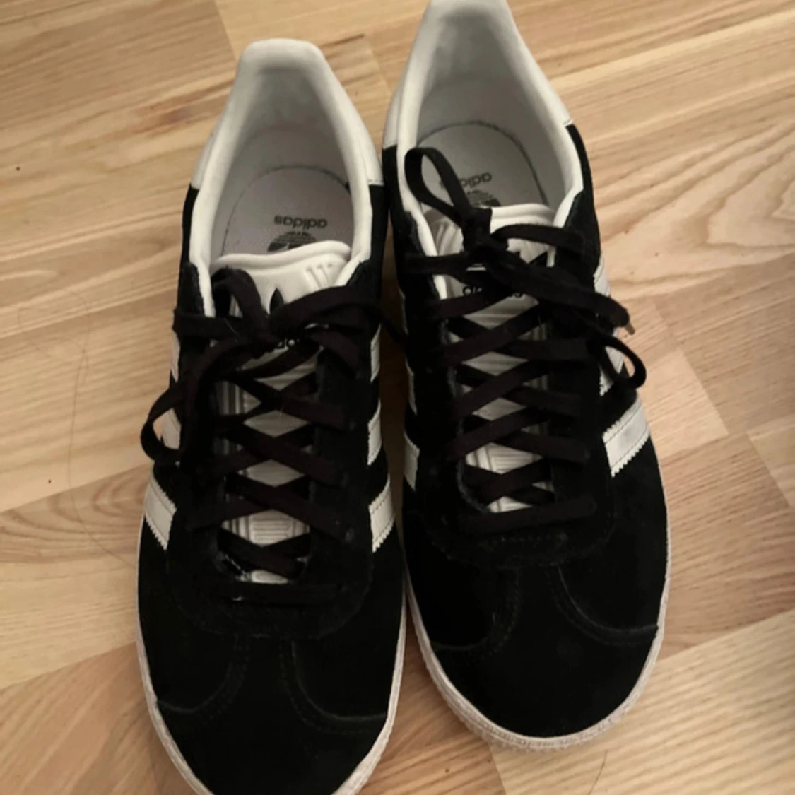 Adidas Gazelle J svart/vit strl 38 - 4