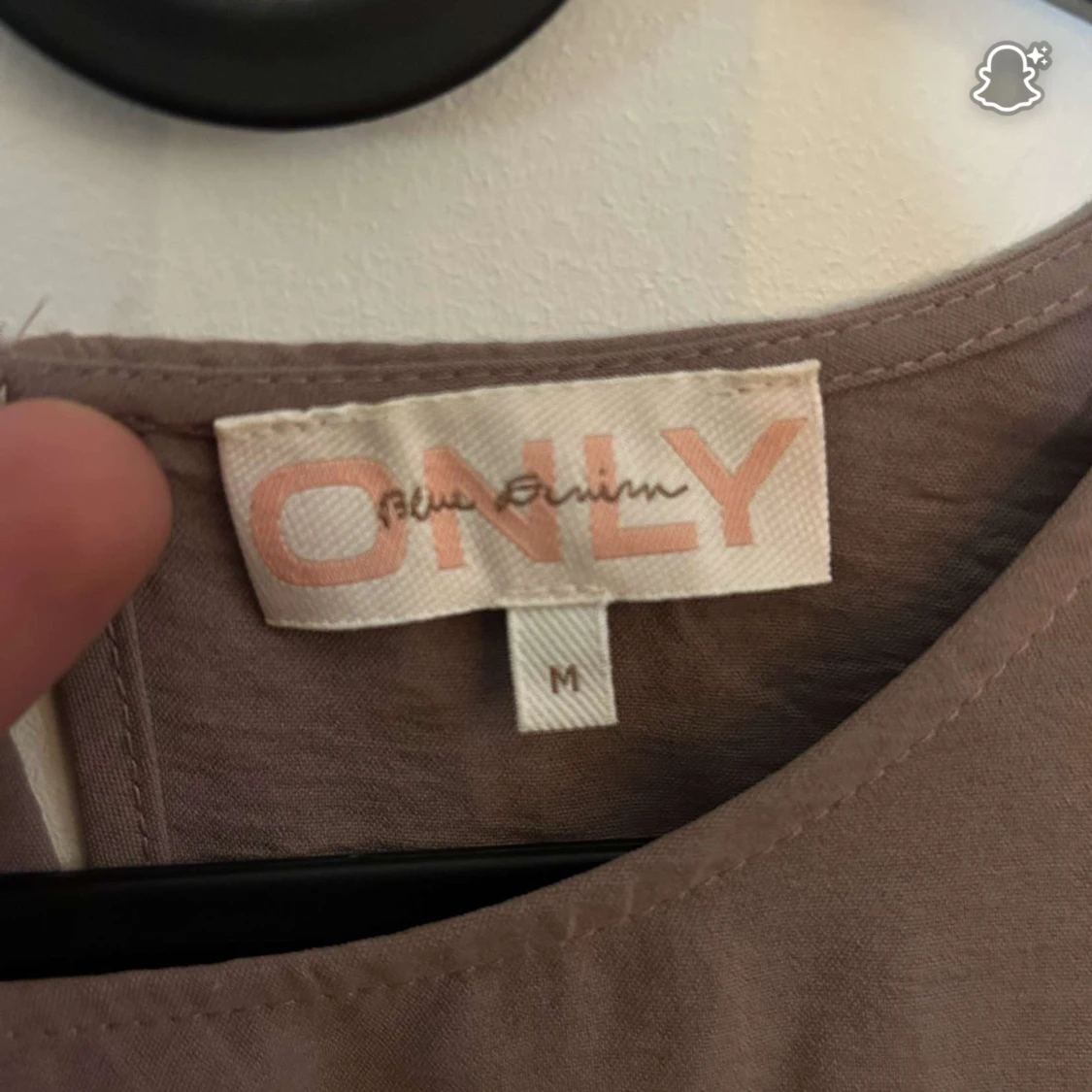 Beigebrun blus från ONLY - 1