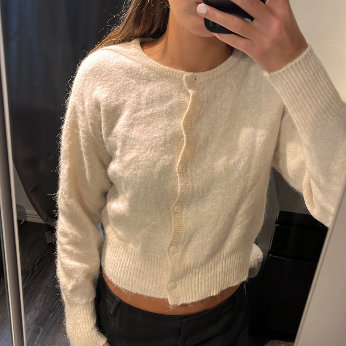 Krämvit kofta i alpackablandning BikBok