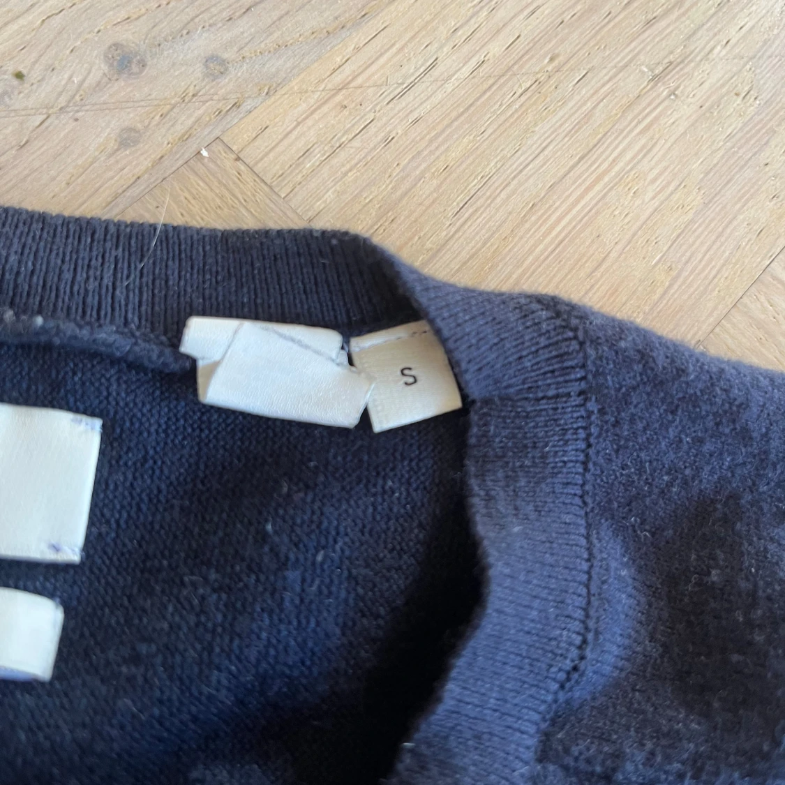 Mörkblå cashmere-tröja från Gant - 2