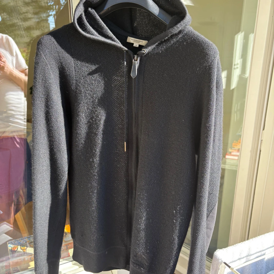 Svart hoodie från Burberry i ull