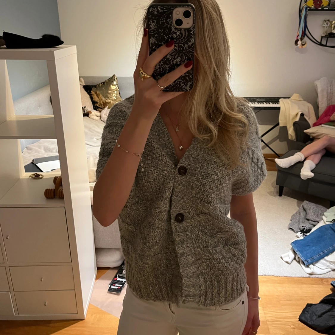 Grå stickad kofta från Custommade