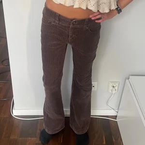 Bruna manchesterbyxor  - Bruna manchesterbyxor storlek S