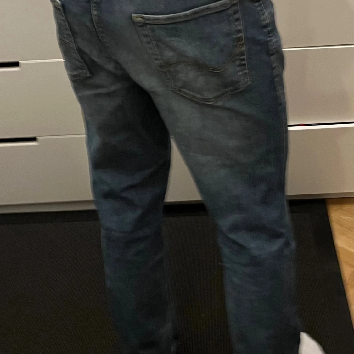 Blå raka jeans i klassisk modell - 1