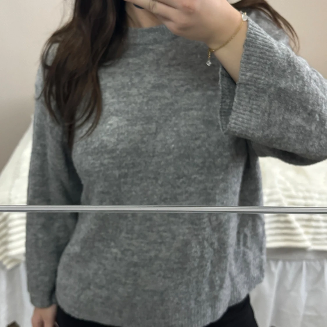 Grå stickad tröja