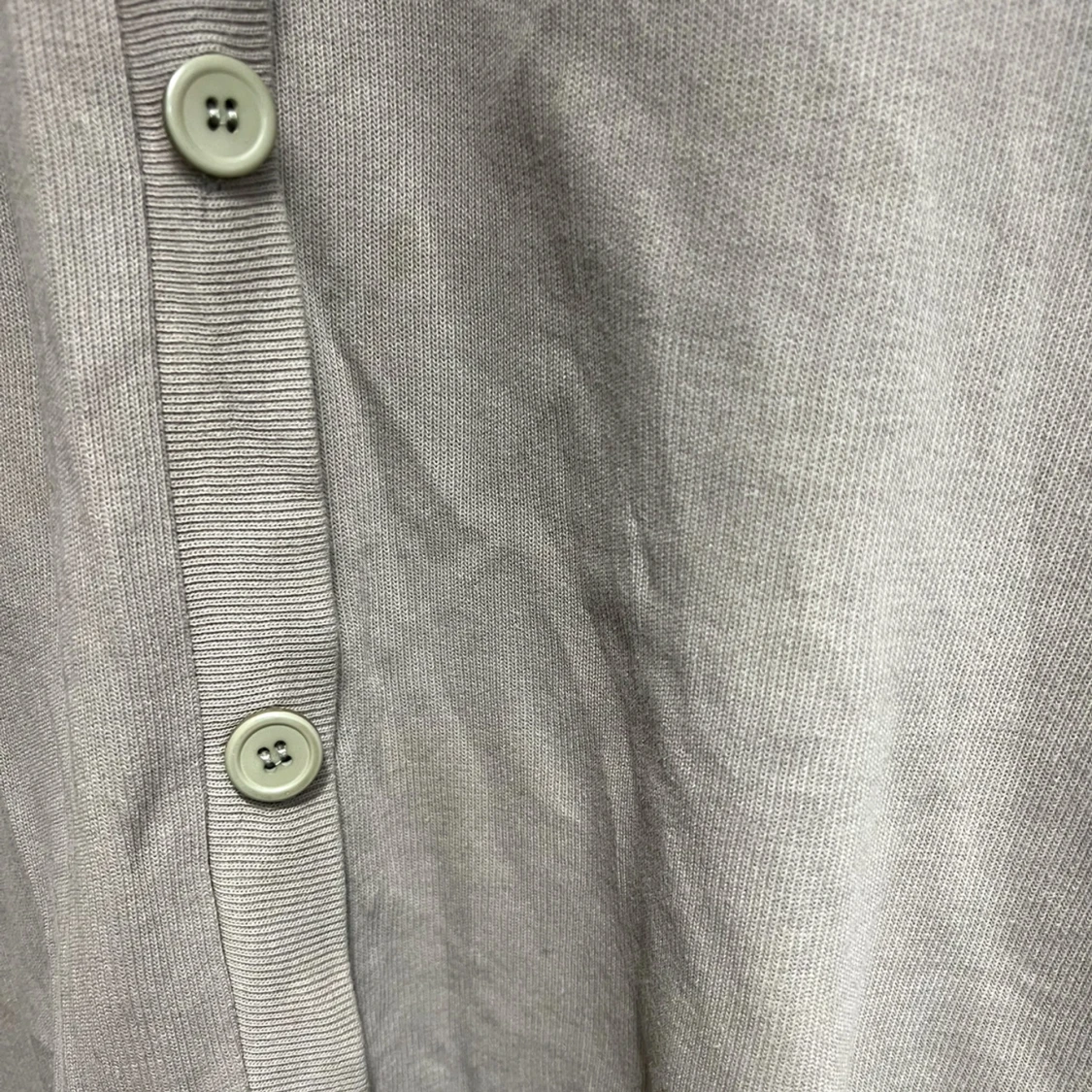 Beige kofta med knappar och v-ringning - 2