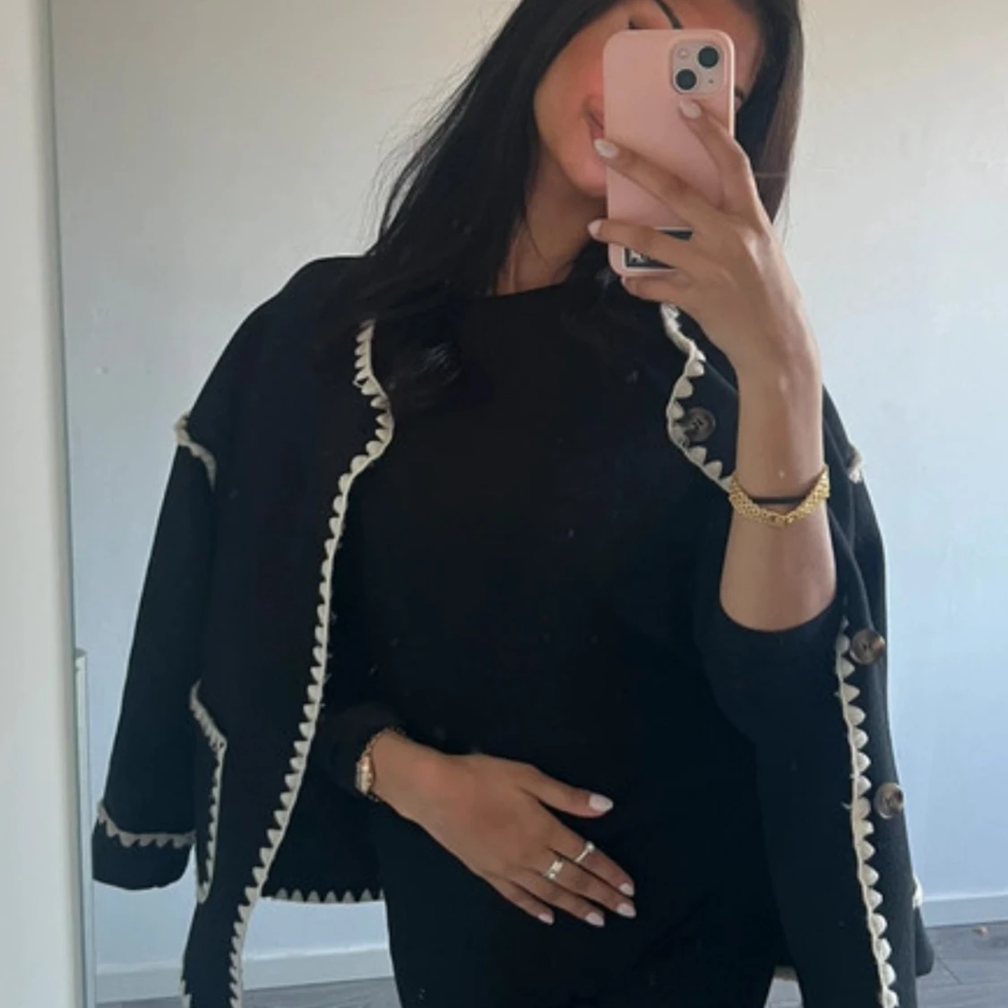 Svart cardigan jacka med vita detaljer