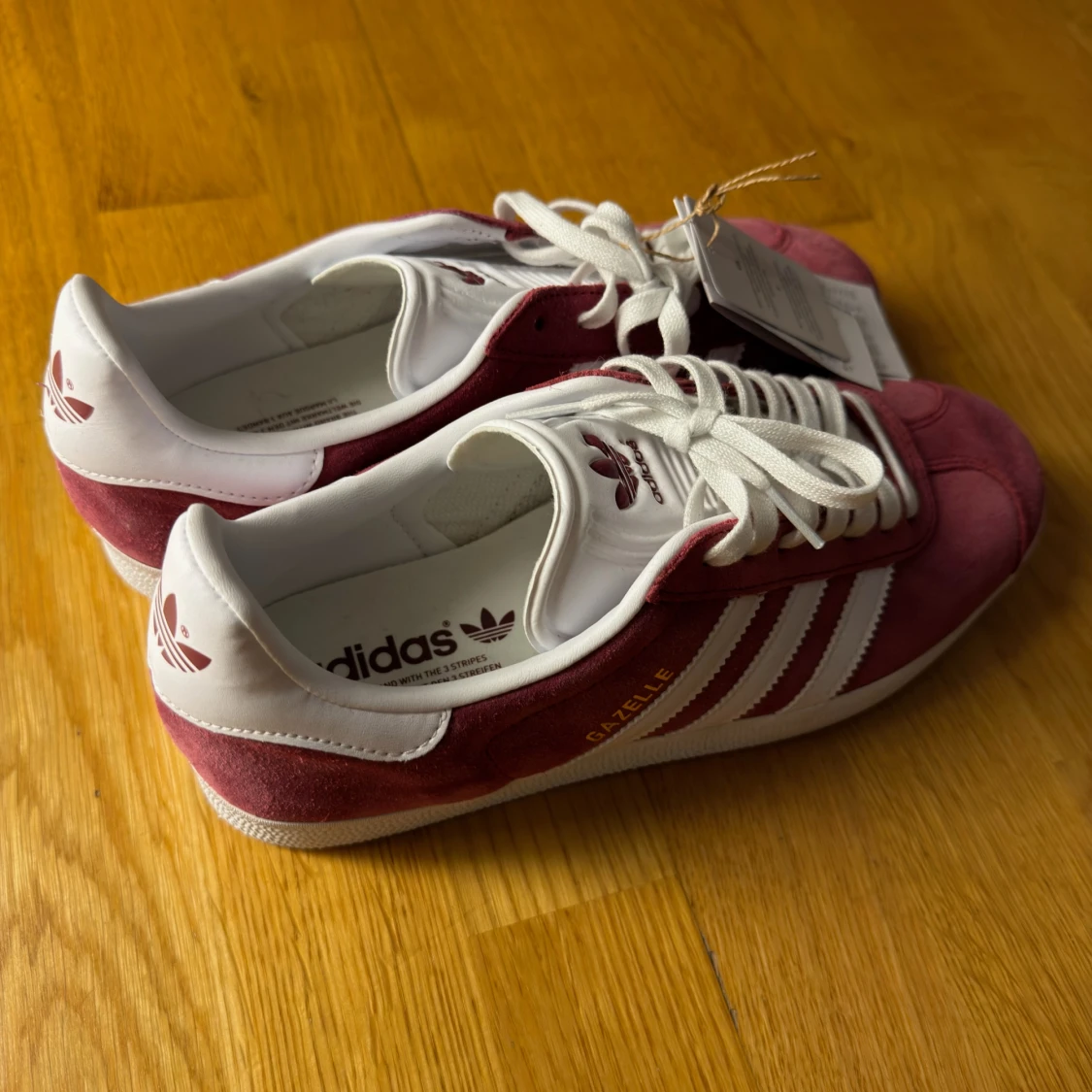 Adidas Gazelle vinröda sneakers - 3