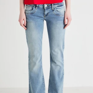 Ljusblå bootcut jeans från LTB, 24/32 - Köpte för 799,