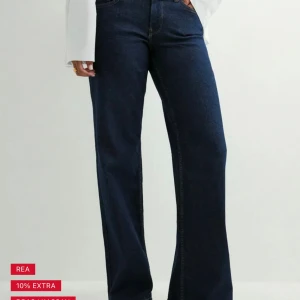 Jeans - Jätte fina jeans Flare. Från Nelly används en gång